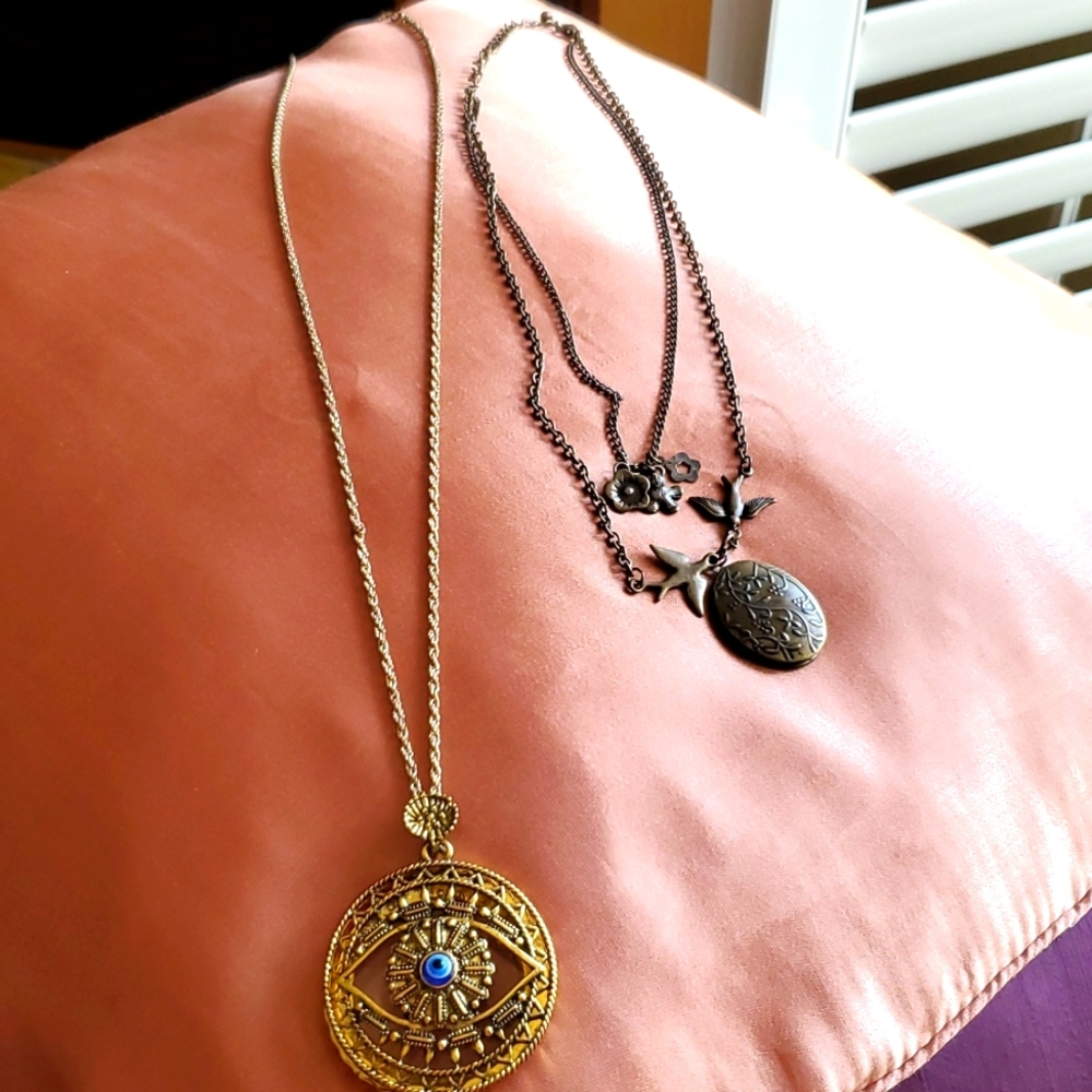 Necklaces - Picture 1 of 4